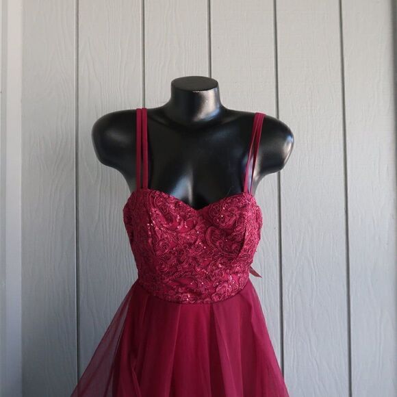 Speechless Tulle Evening Gown - Picture 3 of 14